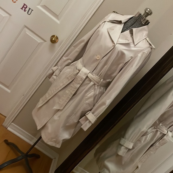 Trench Coat - Picture 1 of 3